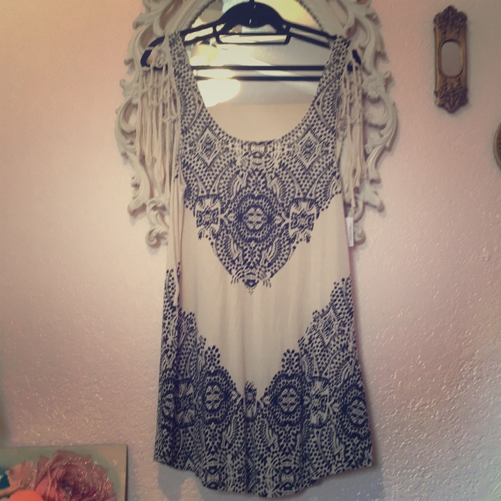 NWT Volcom mini cool crotchet type sleeve details